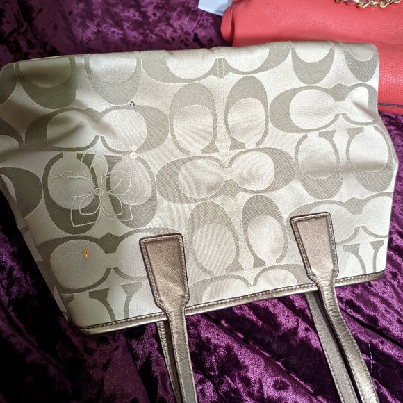 3 pocket coach purse - Picture 5 of 12